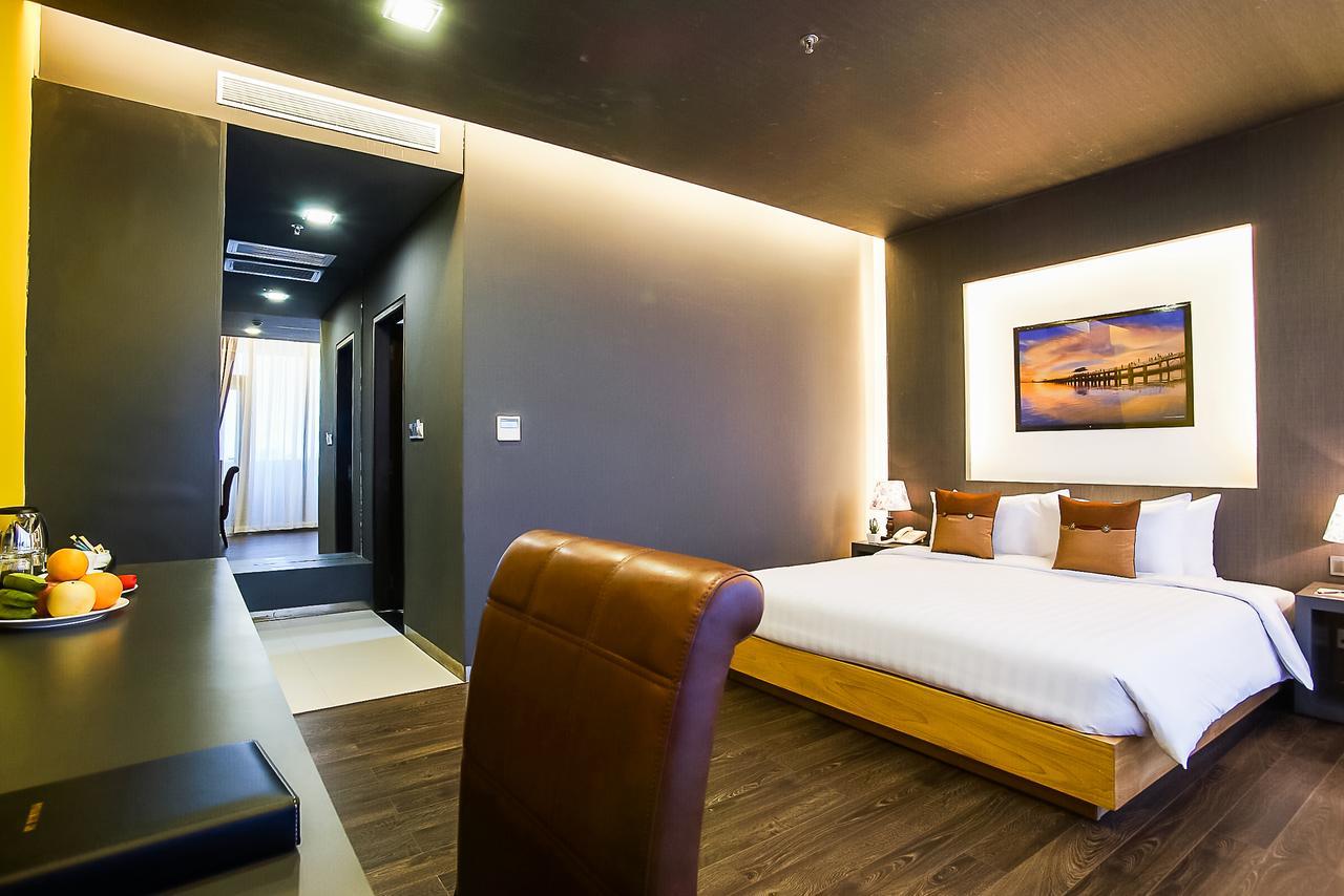 Tryp By Wyndham Yangon Hotell Exteriör bild
